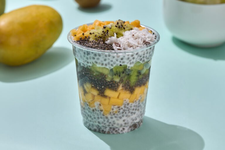 Coconut chia seeds pudding with mango & kiwi 2