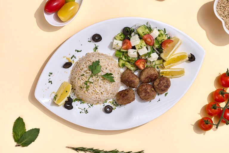 Meditarranean meatballs bowl