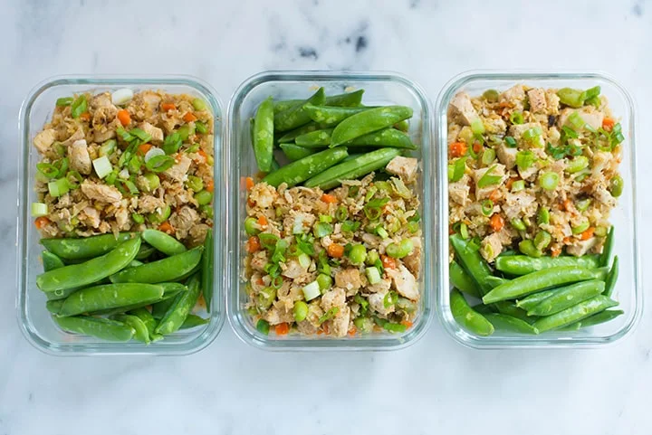 Image of a portioned healthy meals with chicken and vegetables, ideal for the best diet plan for weight loss in Dubai.